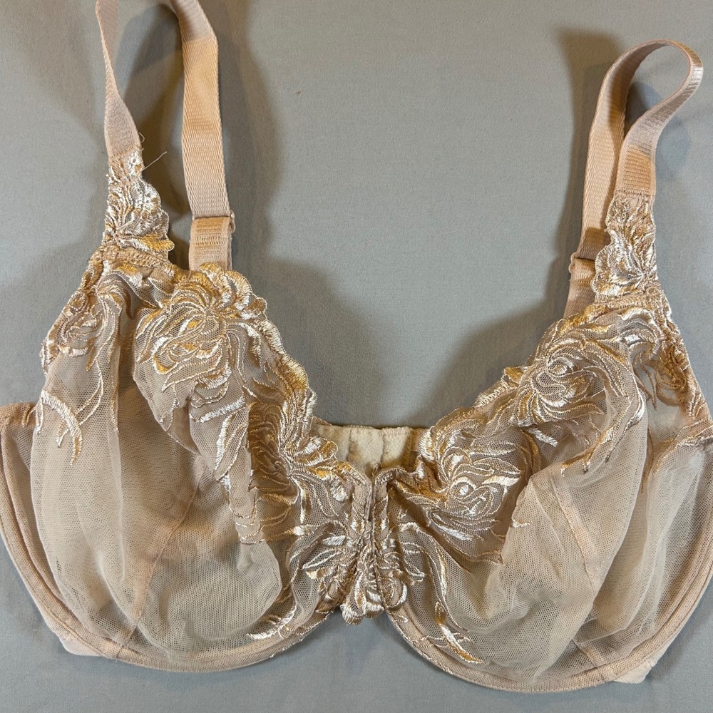 Wacoal Embrace Lace Underwire Bra 85579 Sand Champagne 36DDD